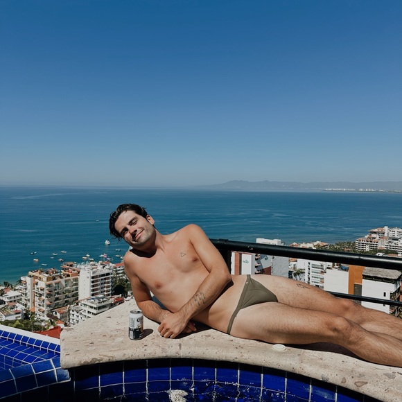 Meet your Posher, David - Picture 3 of 3